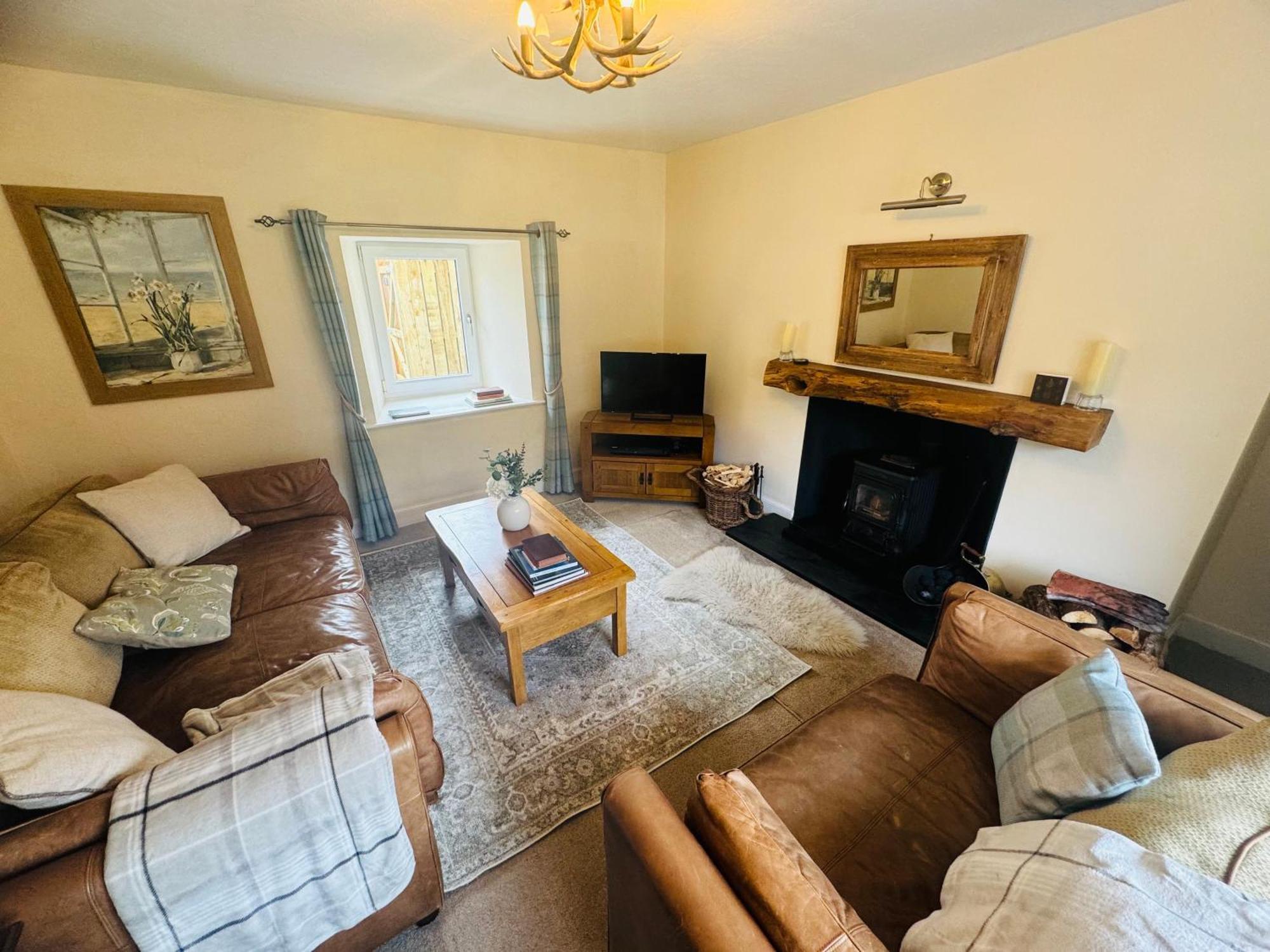 Rosemount Cottage One- Highland Cottage ガーブ エクステリア 写真